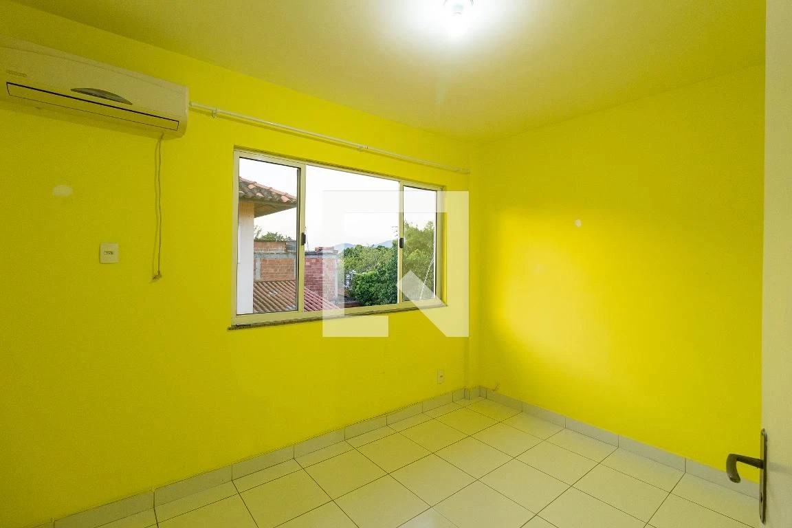 200 m² house with a private BBQ and a private pool — photo 12