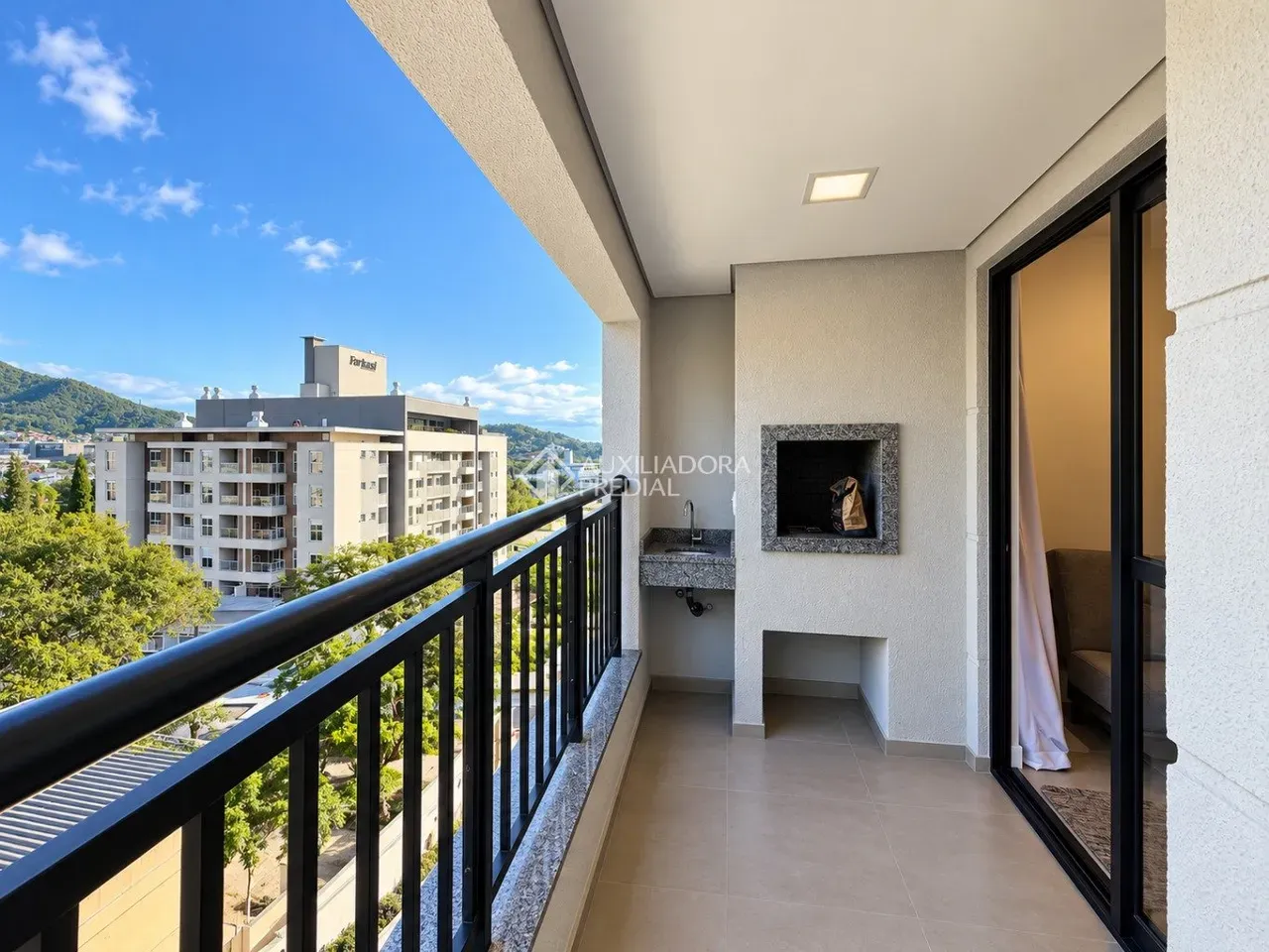 Furnished 2-bedroom apartment with balcony and grill — photo 3