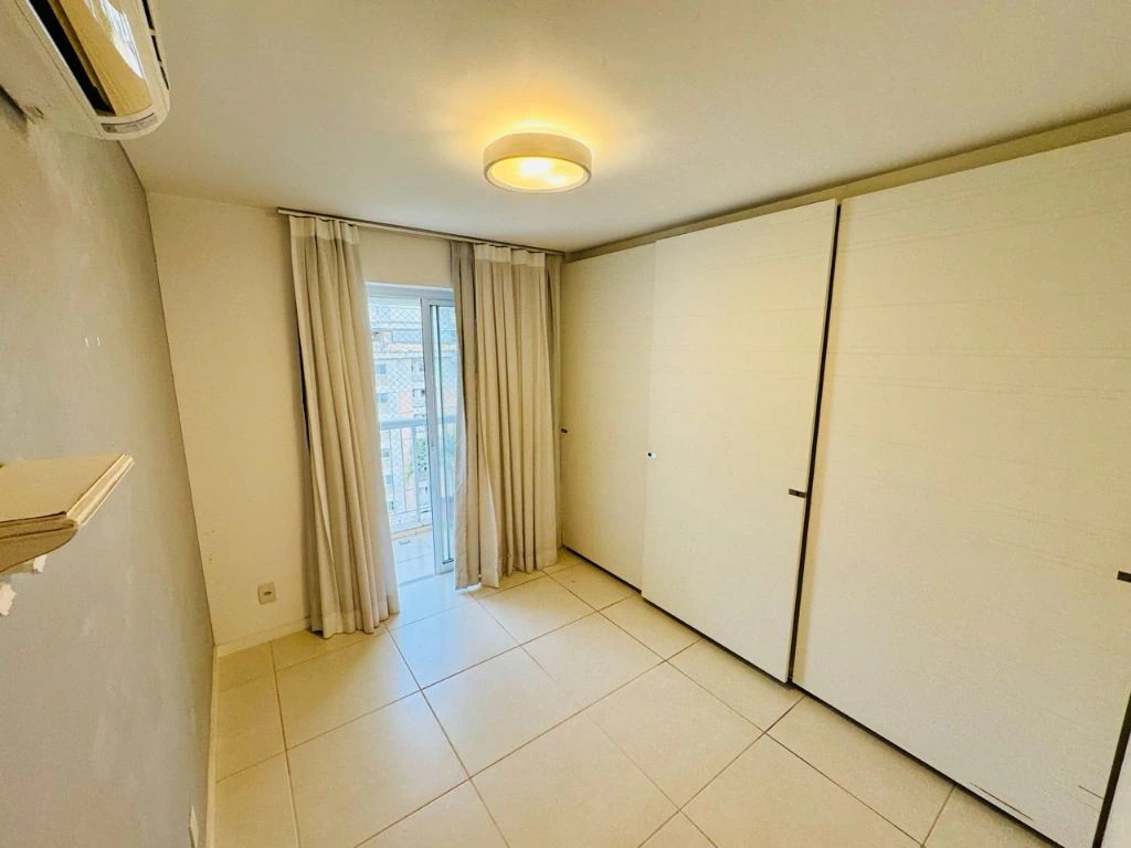 Furnished 3-bedroom apartment with an outdoor pool — photo 12