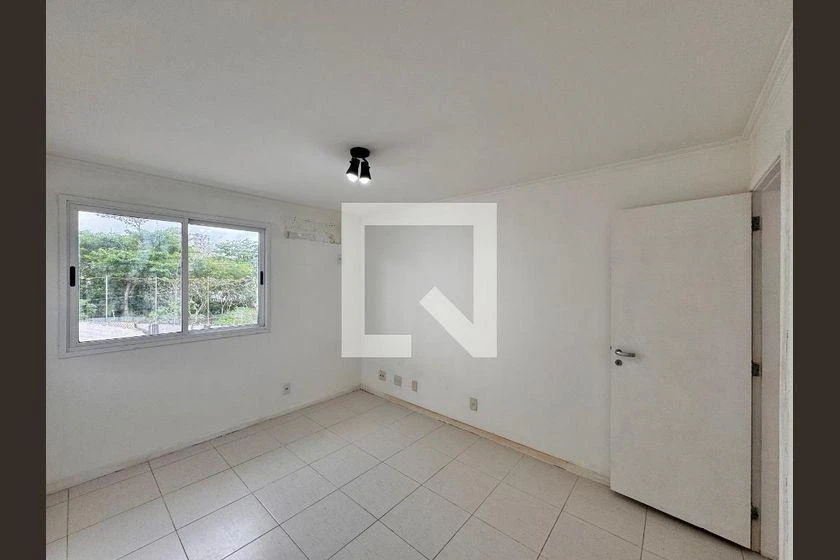 226 m² apartment with 4 bedrooms and a balcony grill — photo 25