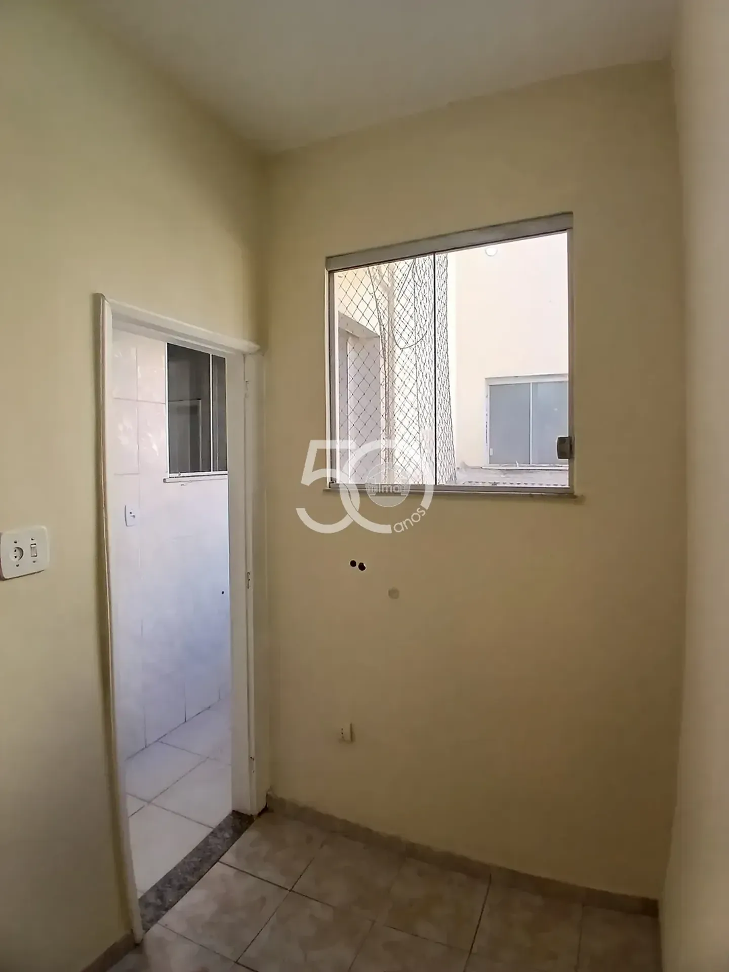 Apartamento de 2 dormitorios con balcón y cocina separada — photo 30