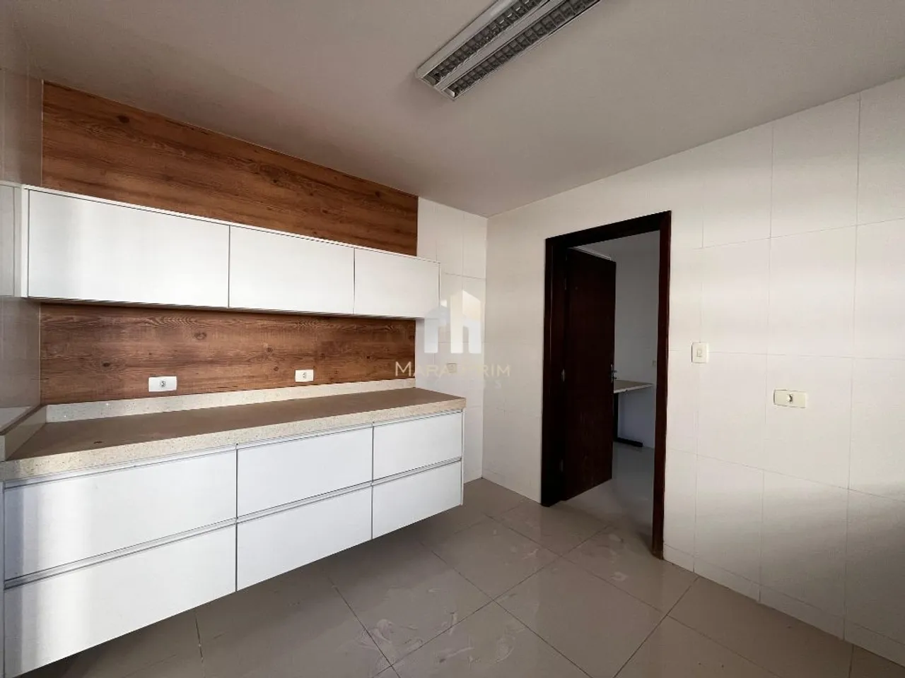 House with 3 bedrooms and fitted kitchen — photo 2