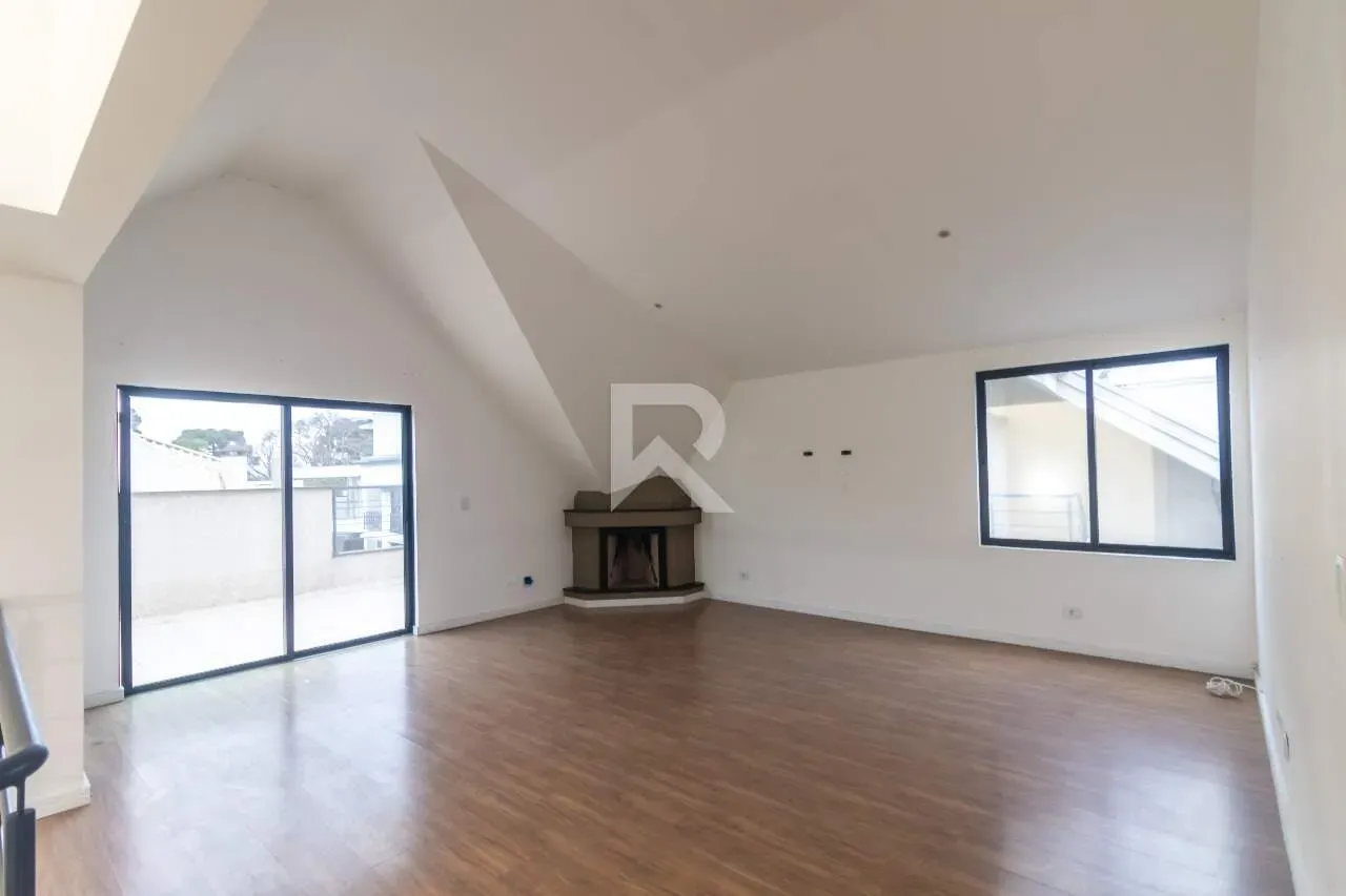 House with 5 bedrooms and 3 parking spaces — photo 28