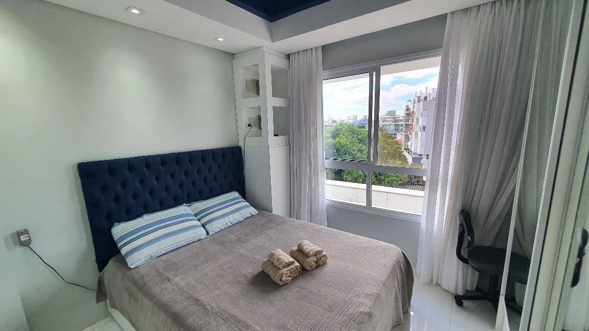 Floor-to-ceiling windows in a 2-bedroom apartment, 67 m² — photo 27