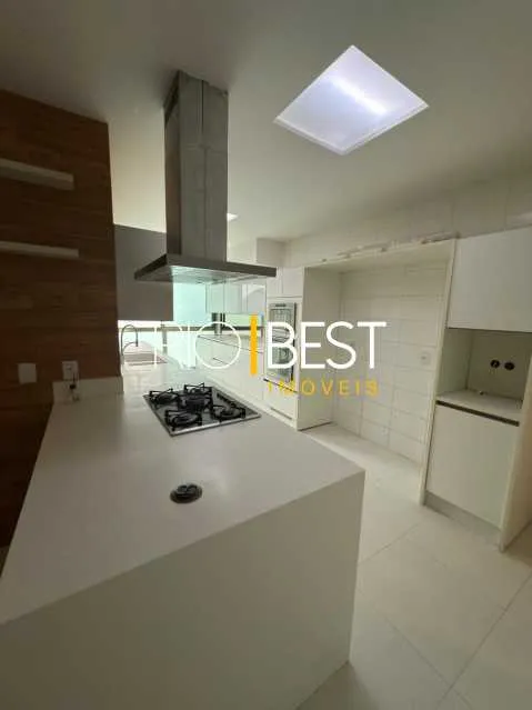 Furnished apartment with an open-plan kitchen and 4 bedrooms — photo 5