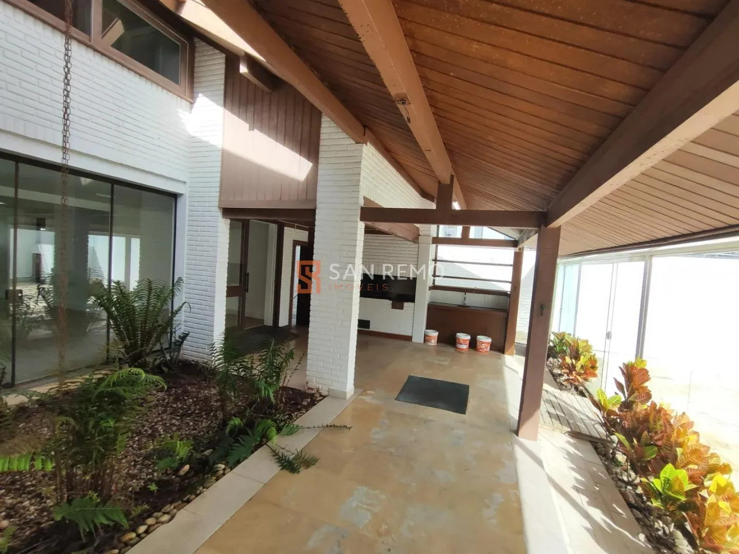 House with 6 bedrooms and 3 en-suite suites plus garden — photo 9