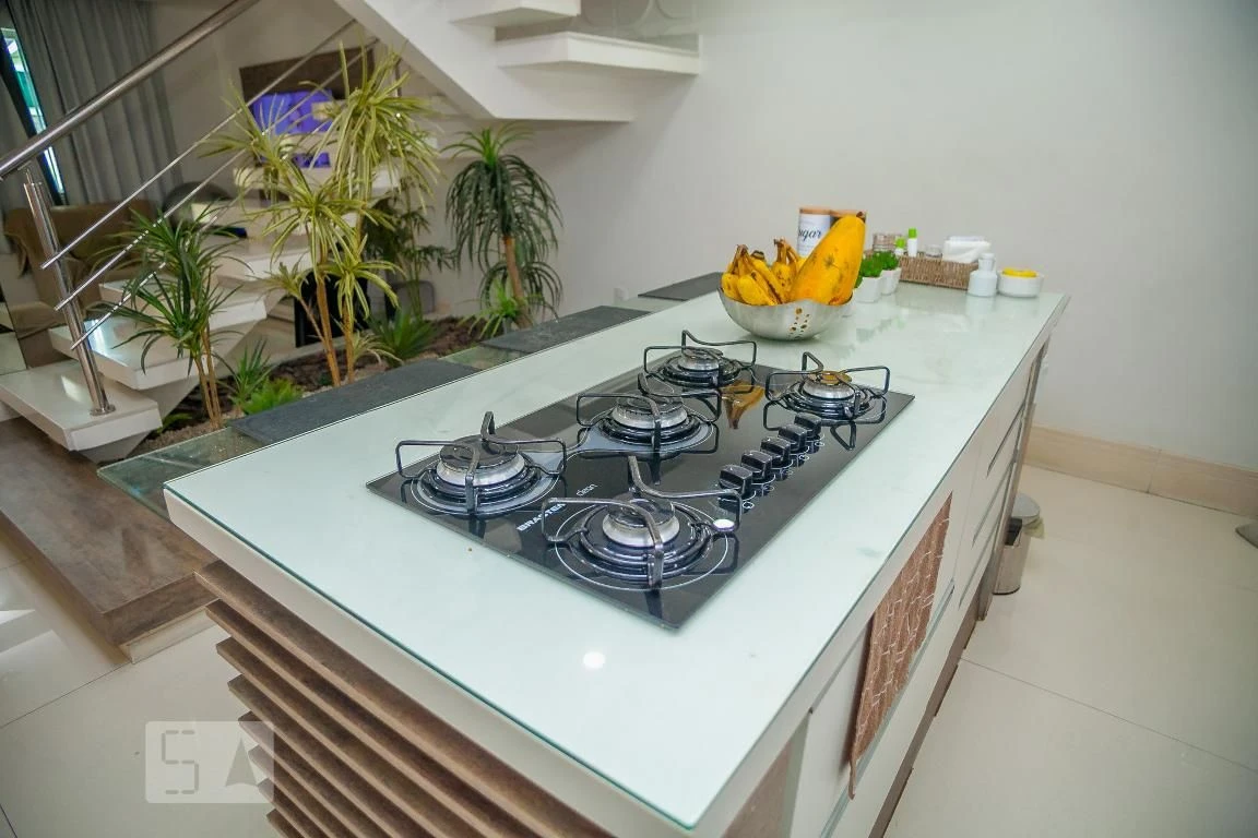 Власний басейн та 4 спальні: будинок 330 м² — photo 26