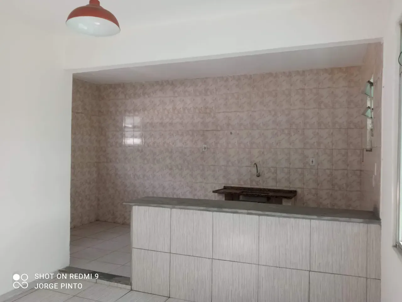 Unfurnished 1-bedroom home with open-plan kitchen — photo 8