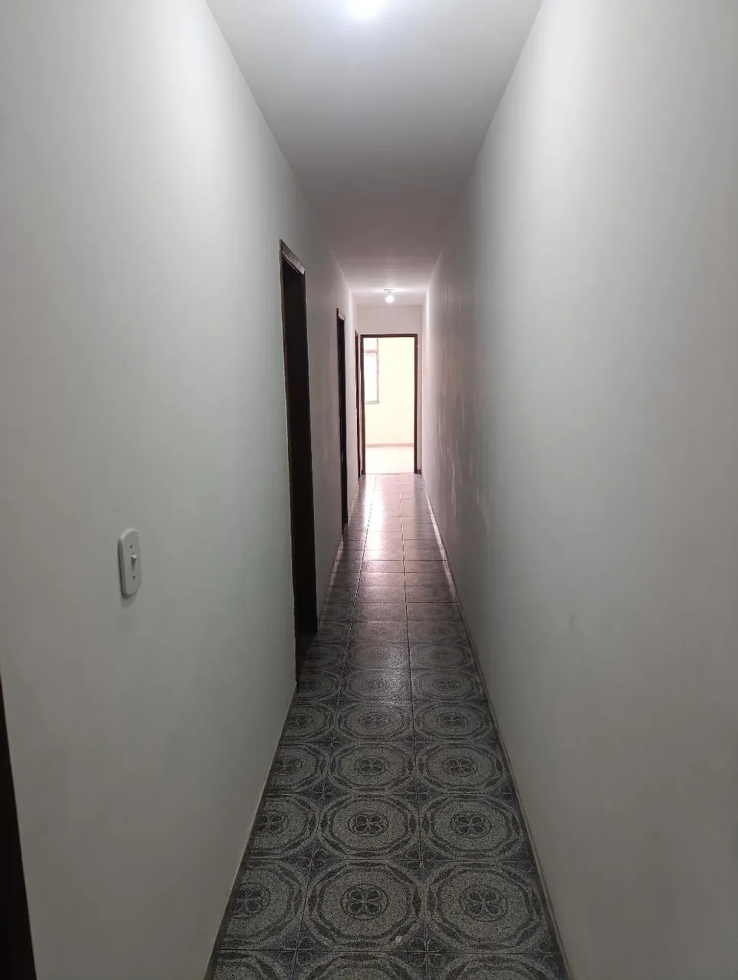 Ванна и 3 спальни: дом 283 м²