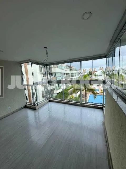 Apartamento de 4 quartos em condomínio com piscina coberta — photo 5