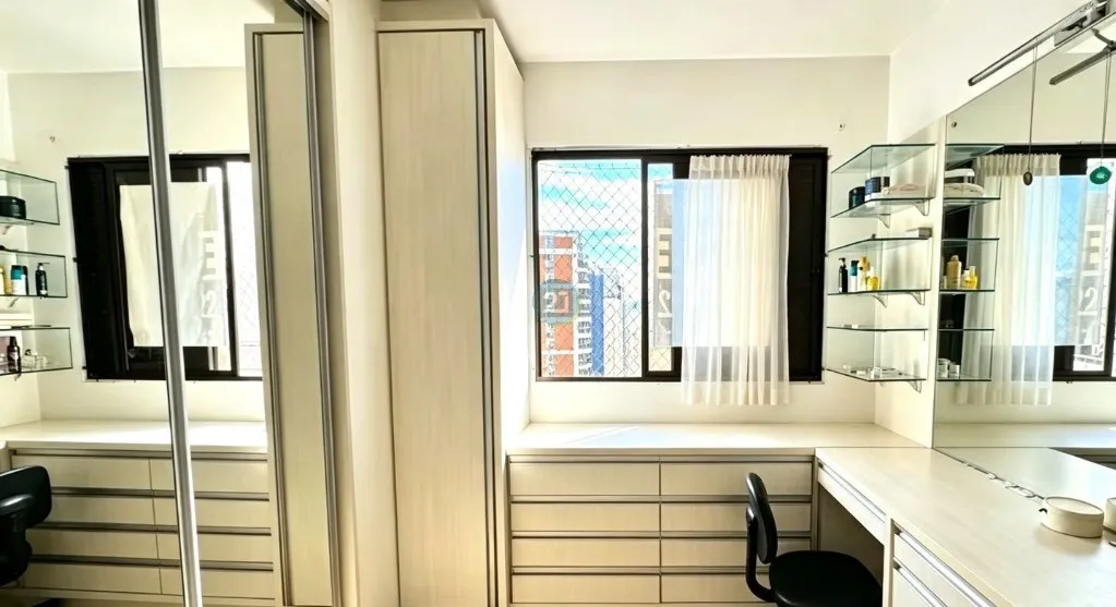 Квартира 254 м² с 3 спальнями-сьютами и прачечной — photo 26