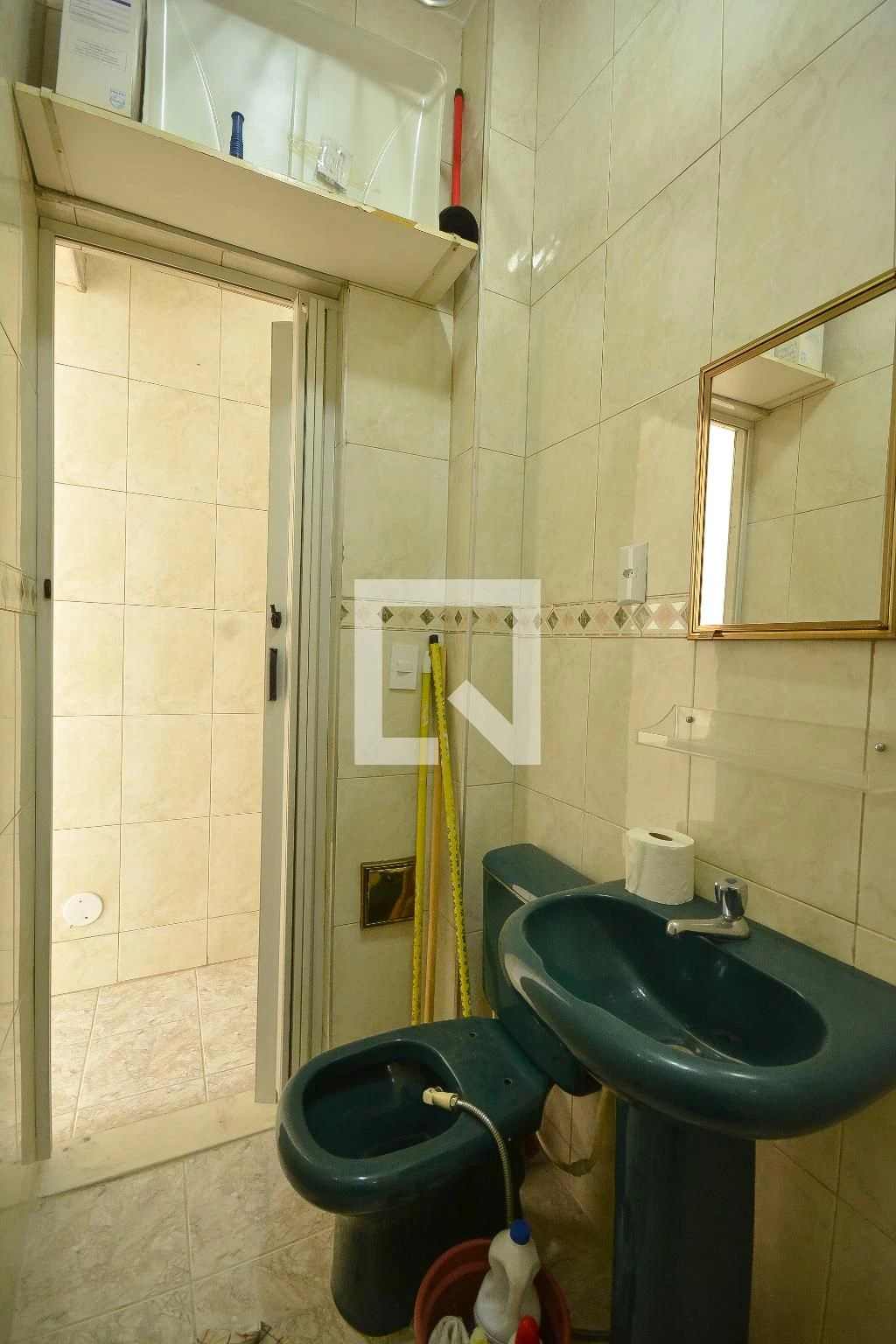Apartamento sem mobília com vista da janela e 1 quarto — photo 24