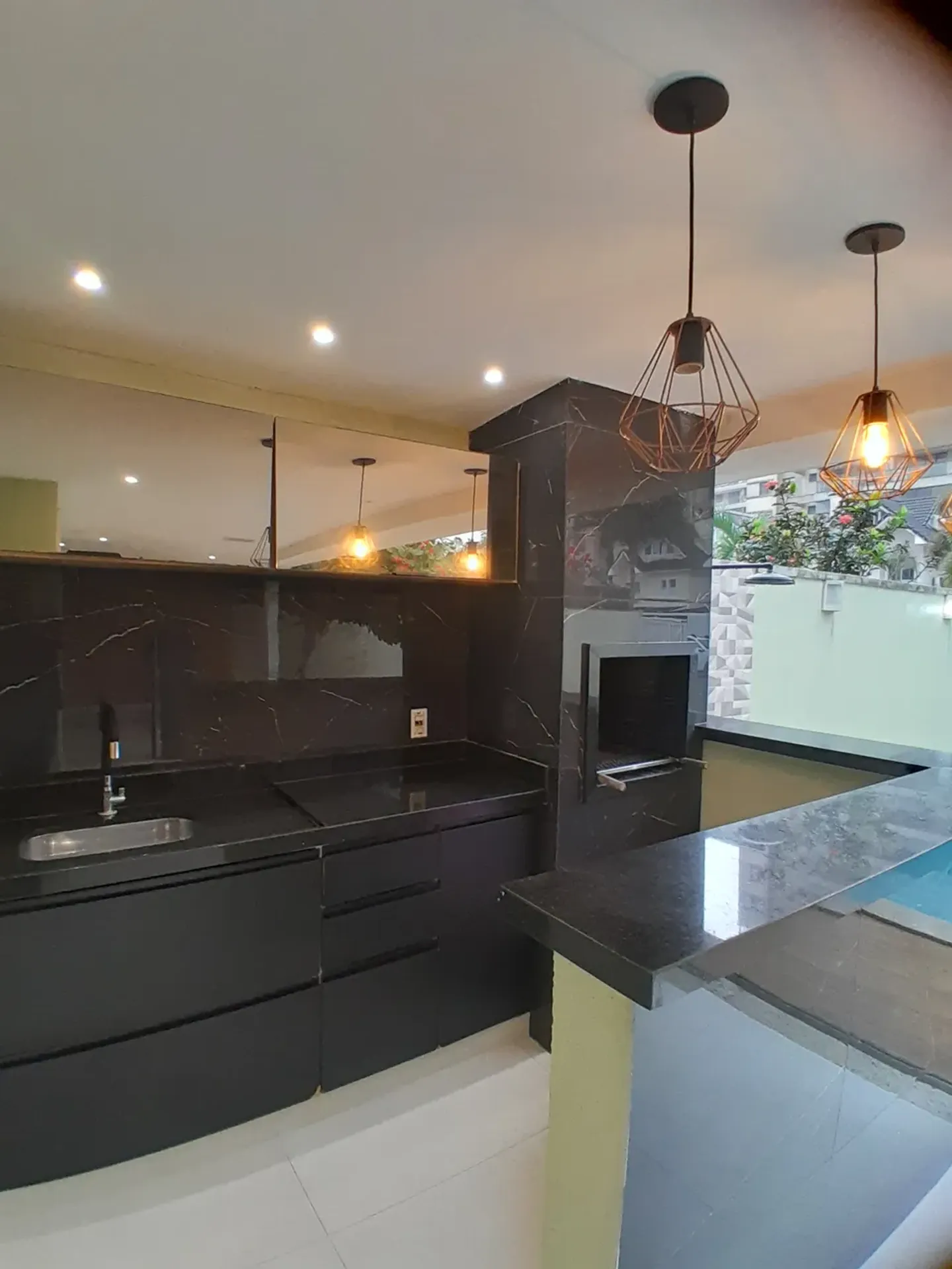 House with 4 en-suite bedrooms and 3 parking spots — photo 7