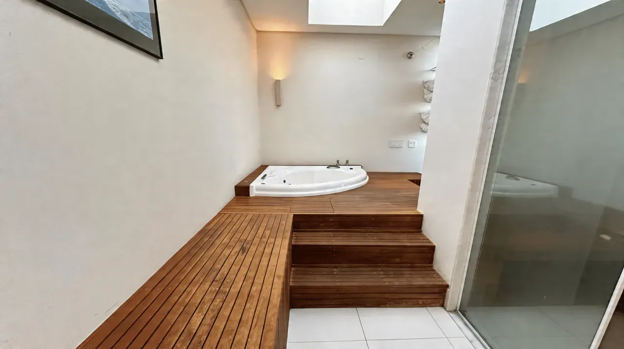 Apartment with 4 bedrooms and 5 bathrooms, 686 m² — photo 42