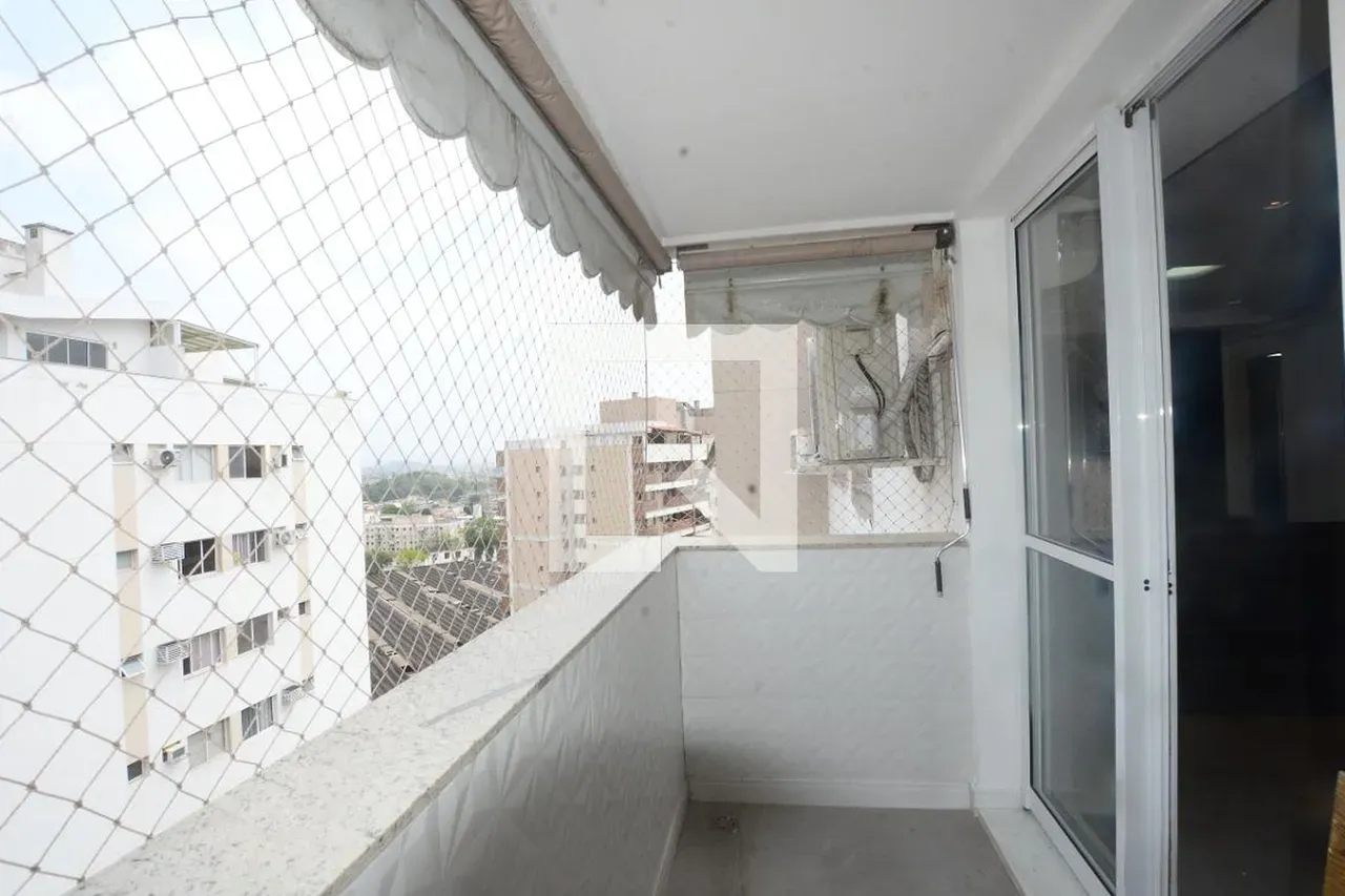 Apartment on the 13th floor with a grill on the balcony — photo 11