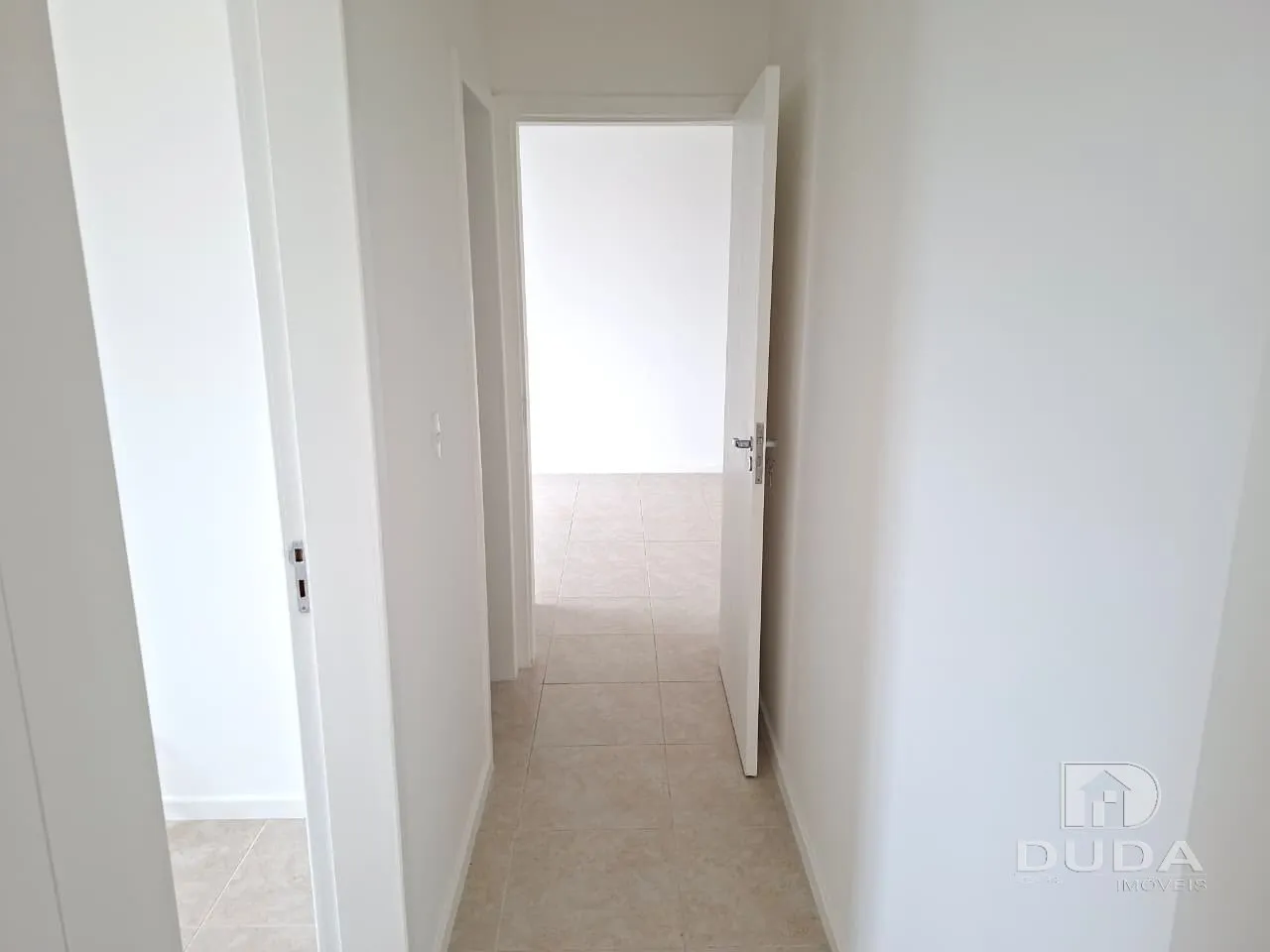 2-bedroom apartment with a mountain view in Florianópolis — photo 8