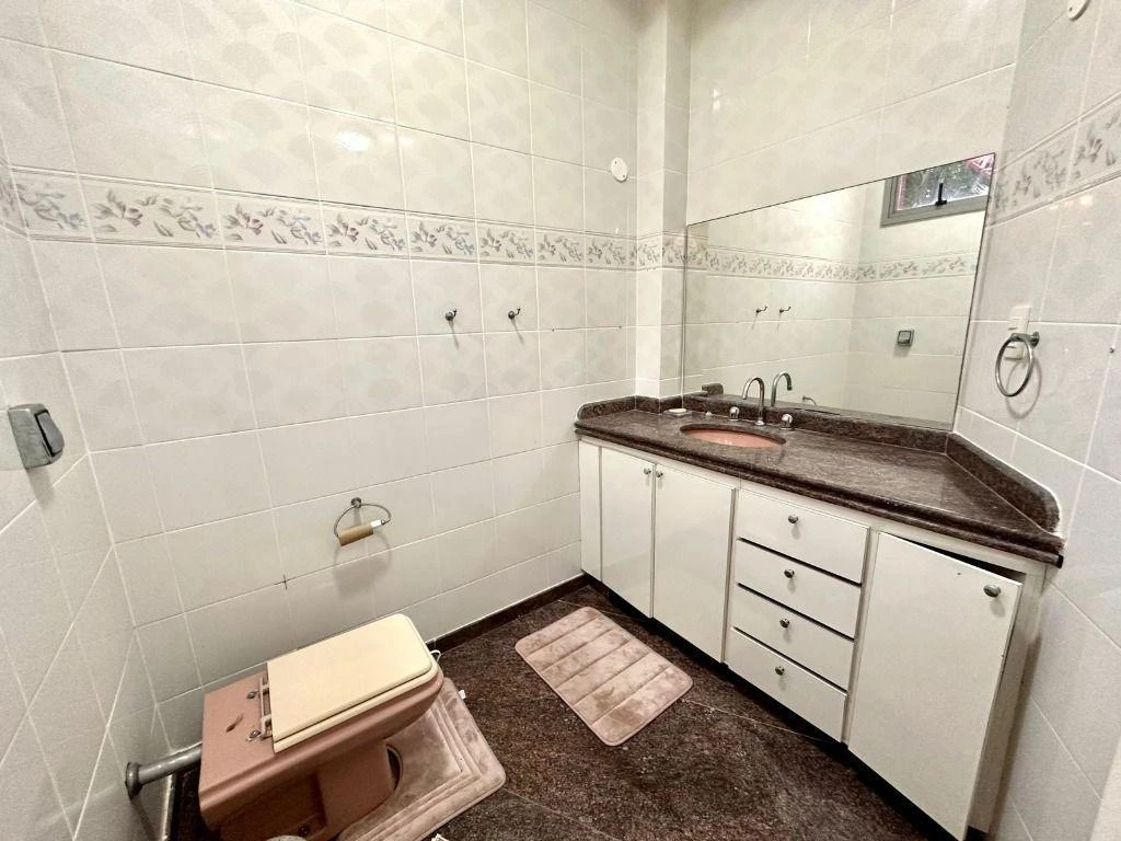 House with 5 bedrooms and 5 bathrooms — photo 27
