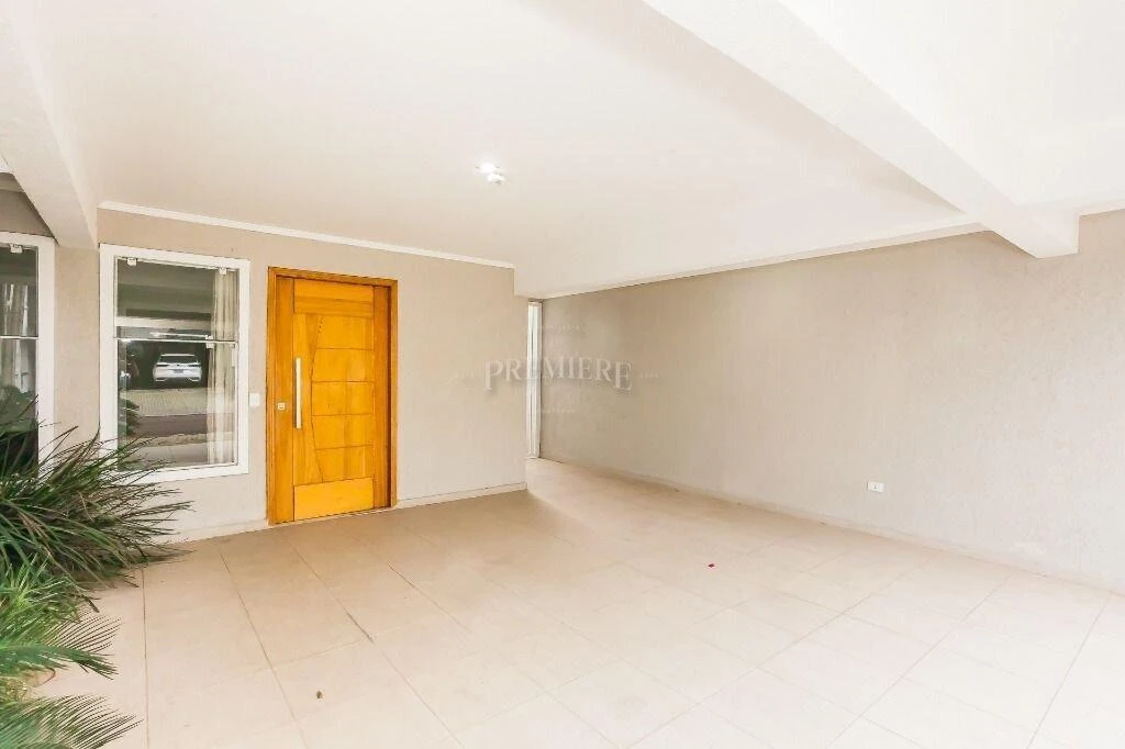 4-bedroom house with a walk-in closet in Curitiba — photo 34