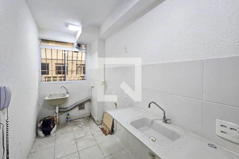 2-bedroom apartment in a building with a gym — photo 12
