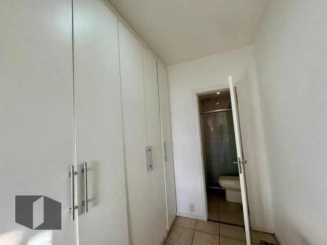 Квартира з 4 спальнями, у будинку є басейн — photo 34