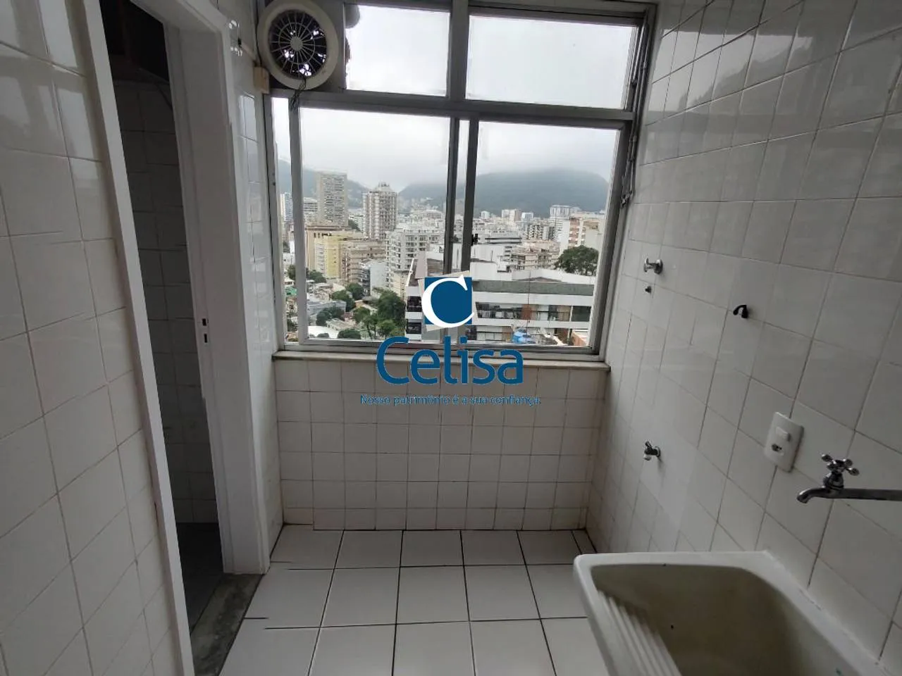 Apartment on the 14th floor with a mountain view — photo 8