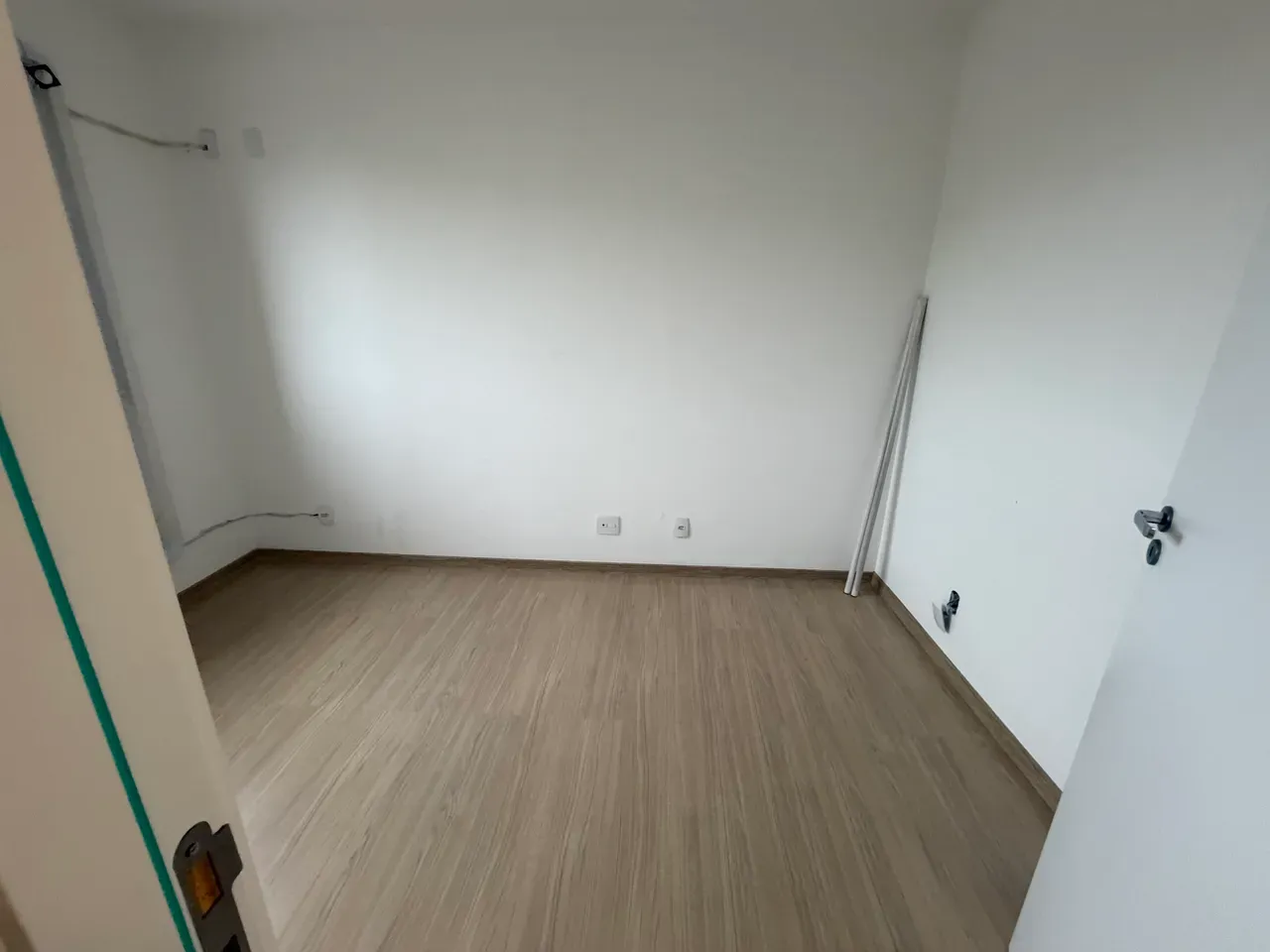 Wood or laminate floors in a 3-bedroom apartment, 69 m² — photo 21