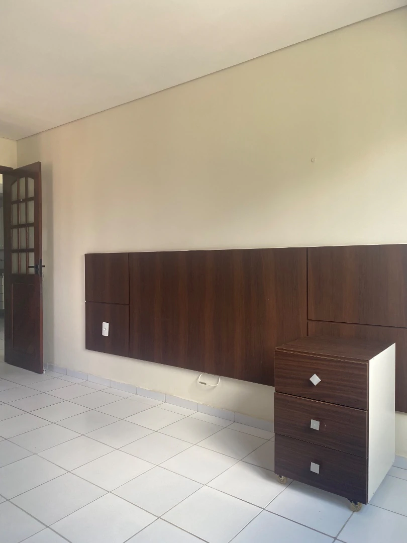 3-bedroom apartment with a separate kitchen — photo 3