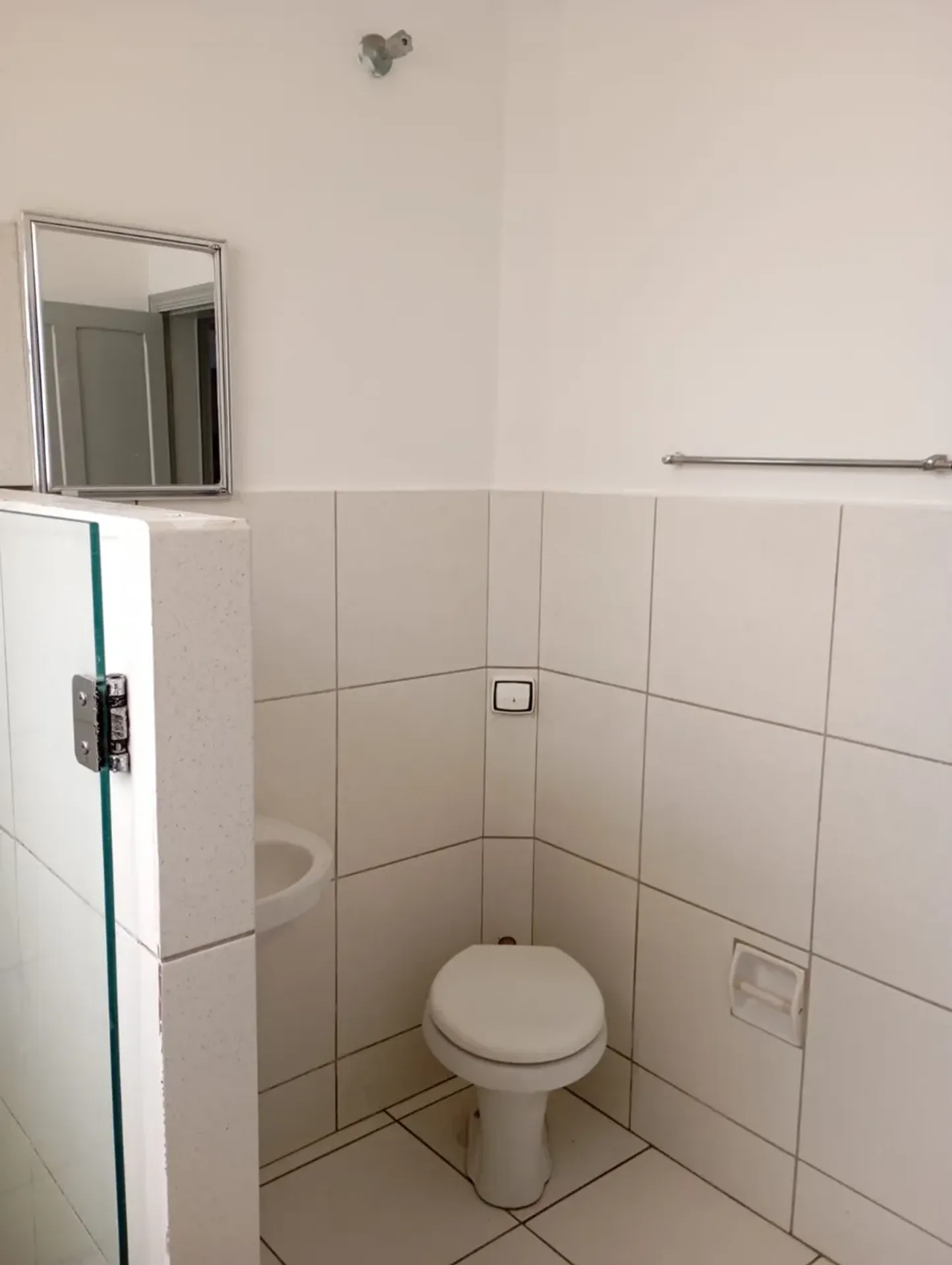 Wood or laminate floors in a 4-bedroom apartment, 110 m² — photo 15