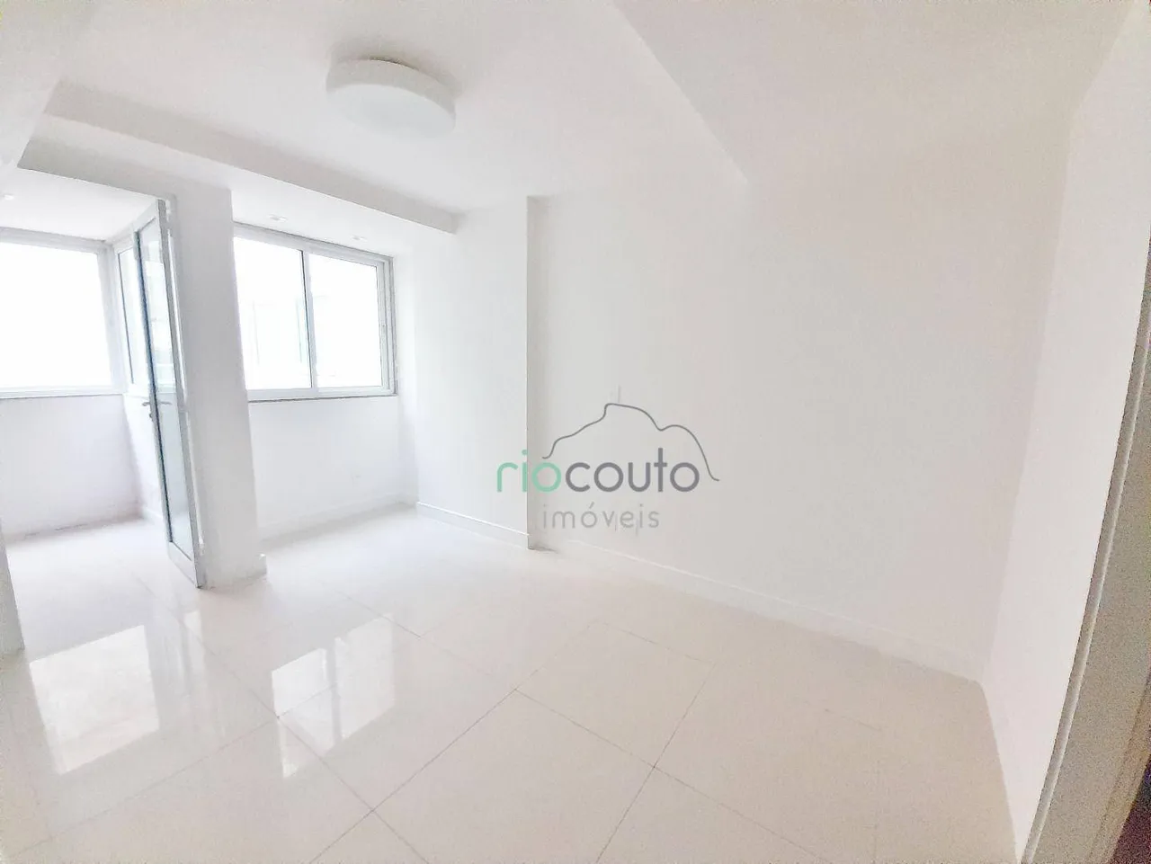 Apartamento de 4 dormitórios com 5 banheiros e área 198 m² — photo 4