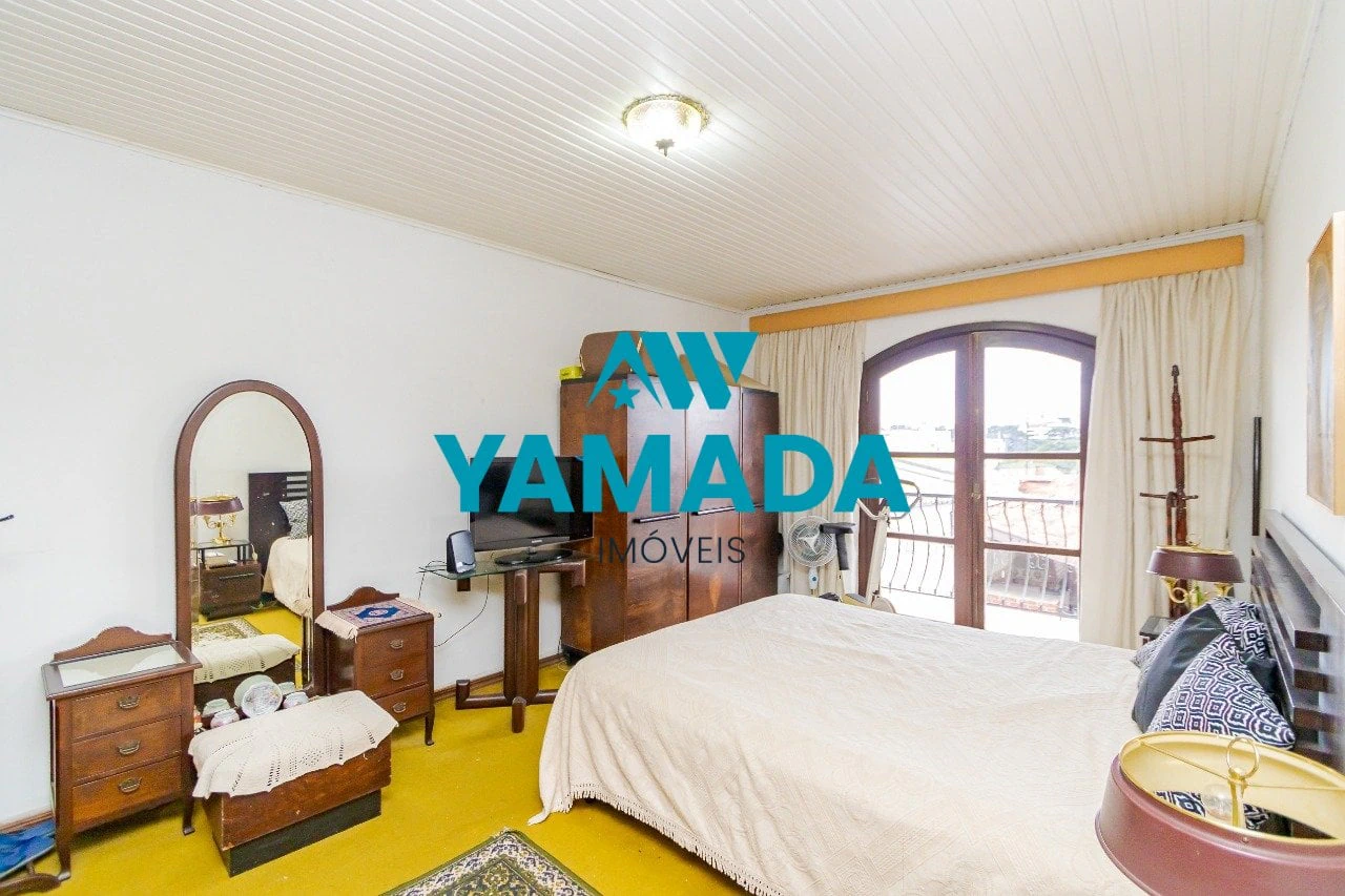 350 m² house with a garden and a grill on the balcony — photo 4