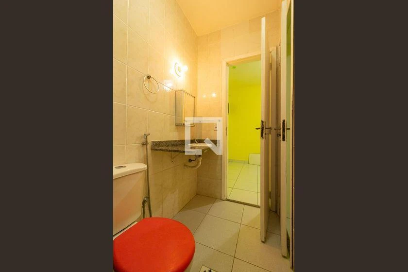 200 m² house with a private BBQ and a private pool — photo 68