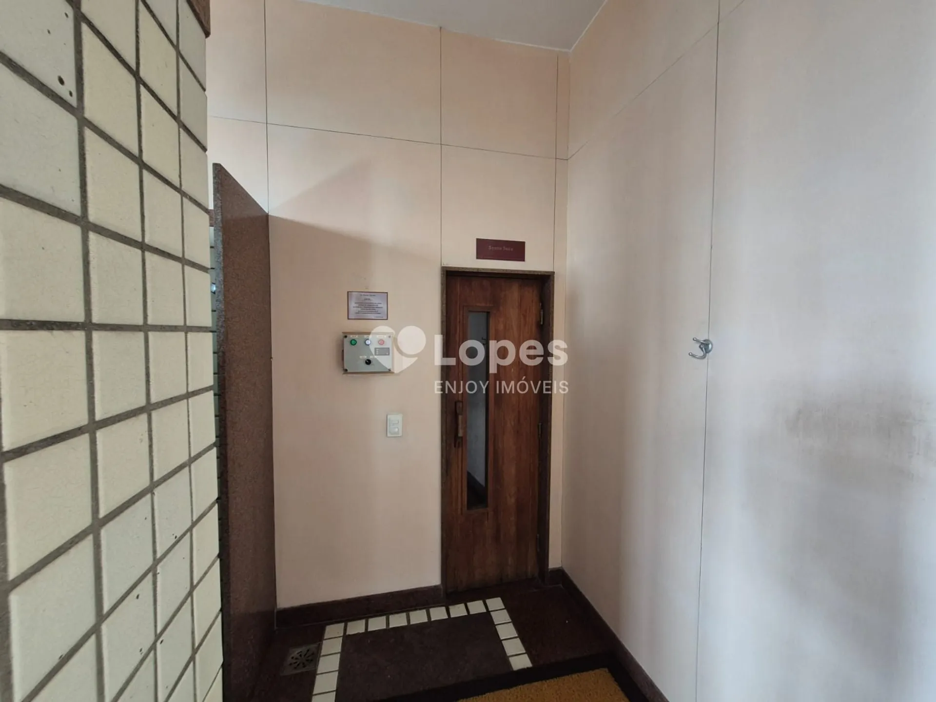 2-bedroom apartment in a building with a sauna — photo 36