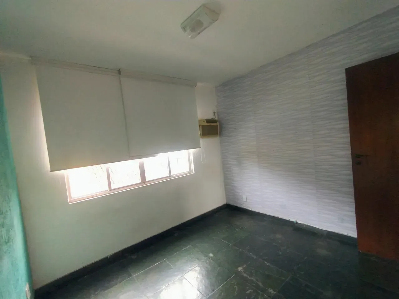 Casa com 4 quartos, 5 banheiros e 4 vagas — photo 17