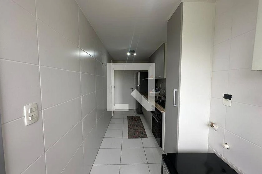 Furnished 2-bedroom apartment with balcony — photo 13