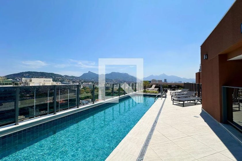 Balcony with a grill in a one-bedroom apartment, 33 m² — photo 4