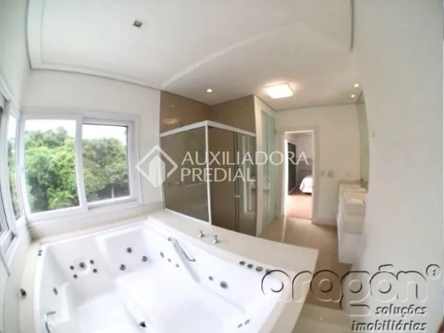 Casa con 6 suites y cocina abierta — photo 10