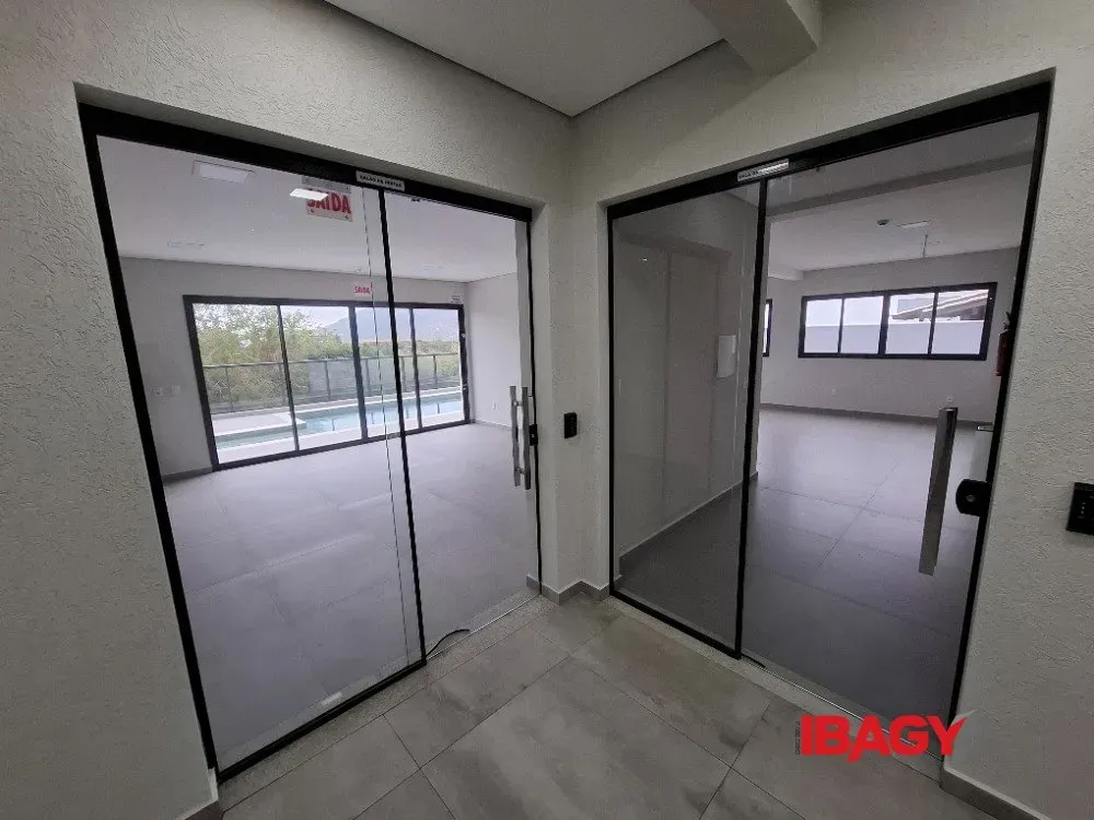 Furnished 2-bedroom apartment with 110 m² — photo 18