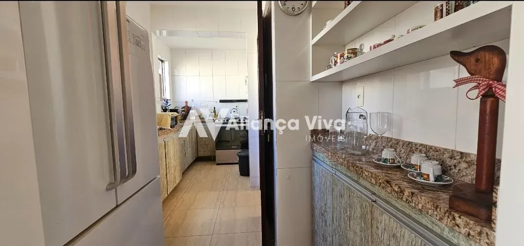 Apartamento mobiliado com 5 quartos e cozinha com fogão a gás — photo 10