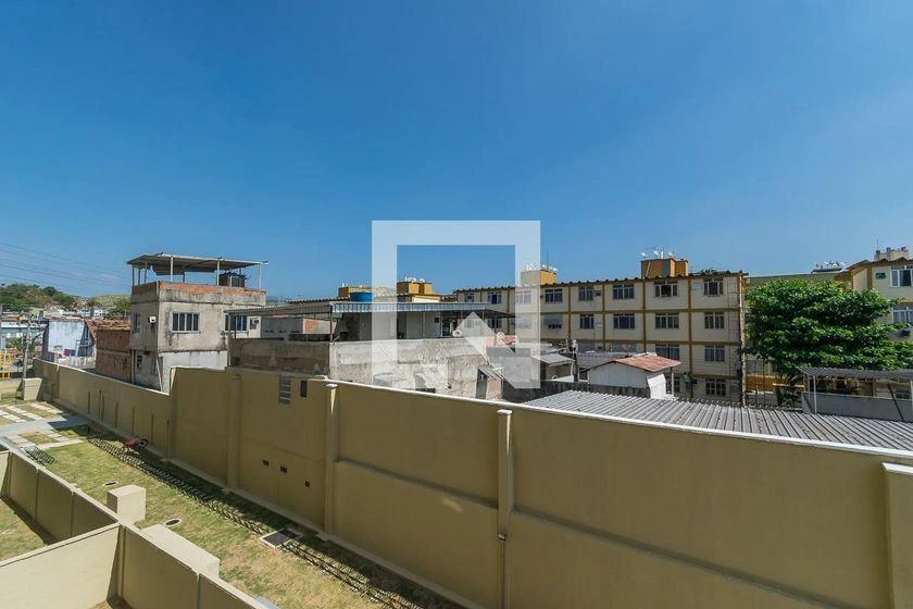 2-bedroom apartment in a building with a pool — photo 17