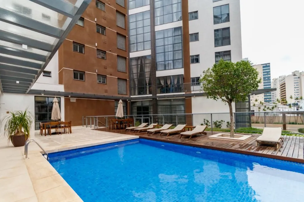 Apartamento com 3 quartos e 160 m², cozinha com fogão a gás — photo 20
