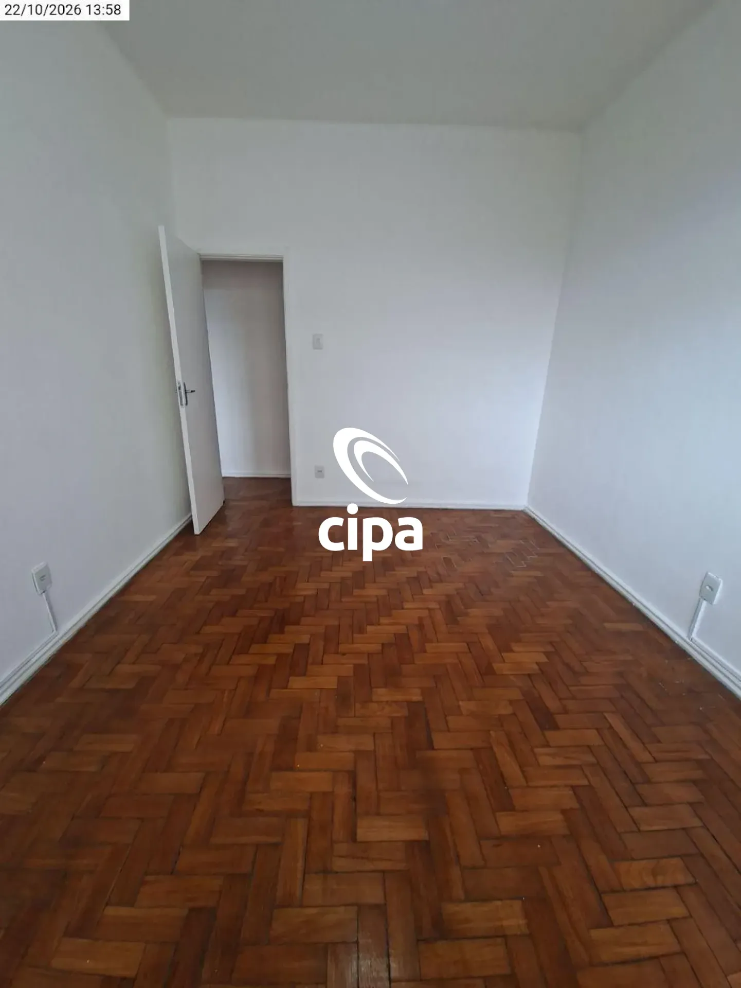 Apartment, 82 m², with wood or laminate floors — photo 10