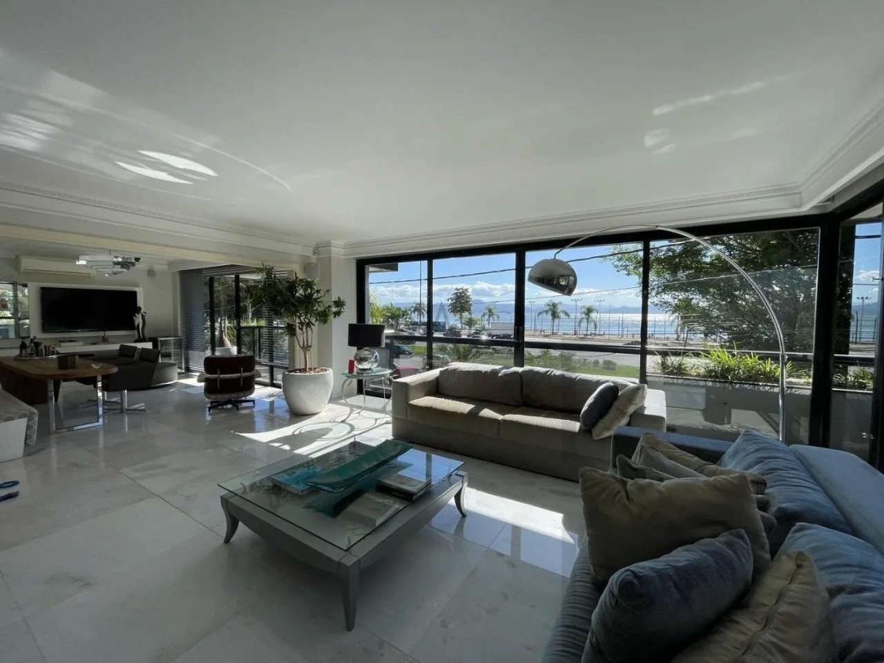 Furnished apartment with private garden and 3 bedrooms