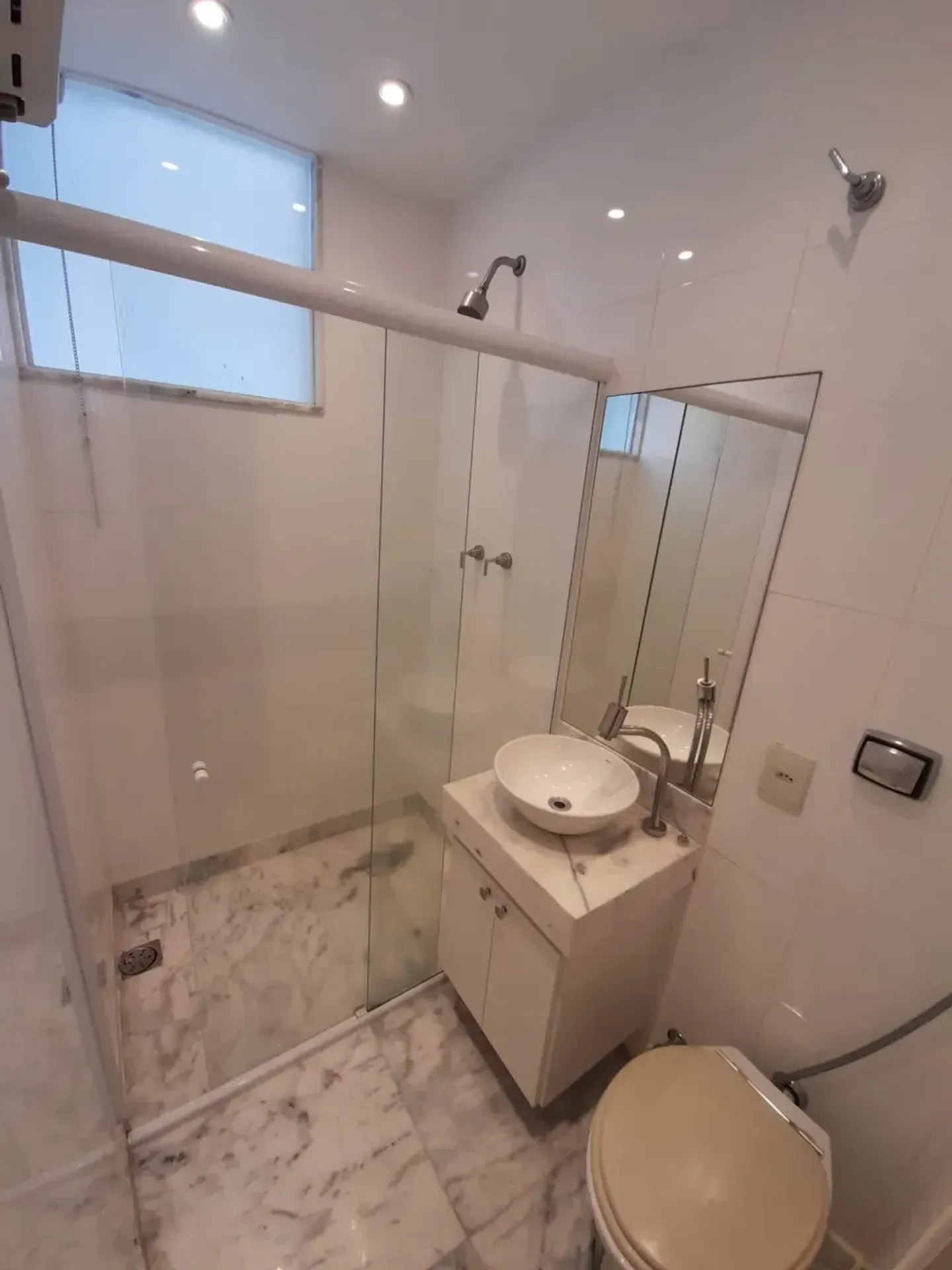Rental apartment with 3 bedrooms and 2 suites — photo 42