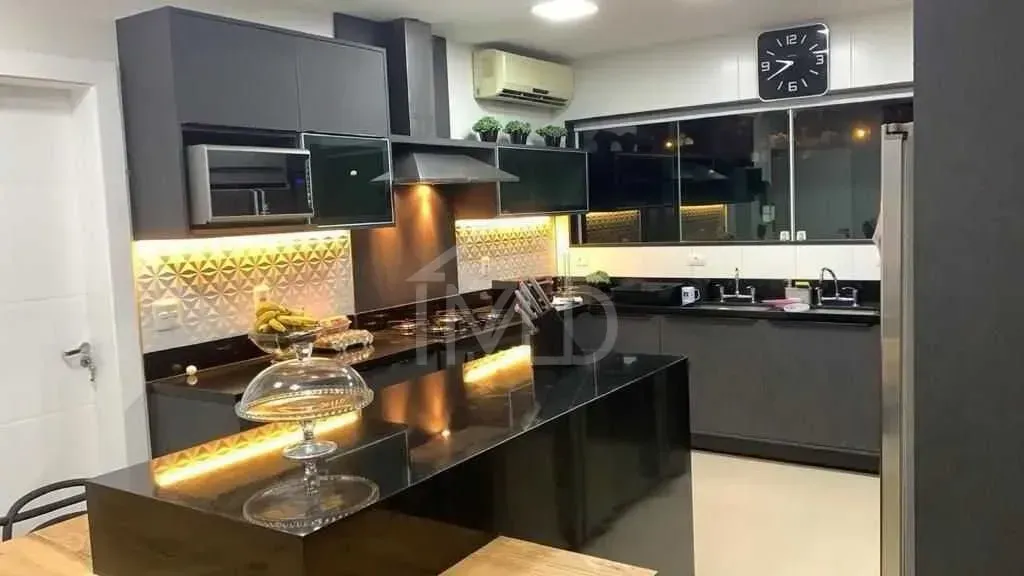 Casa mobiliada 600 m² com 4 suítes e churrasqueira na varanda — photo 5