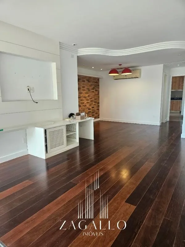 Apartment, 198 m², with a walk-in closet