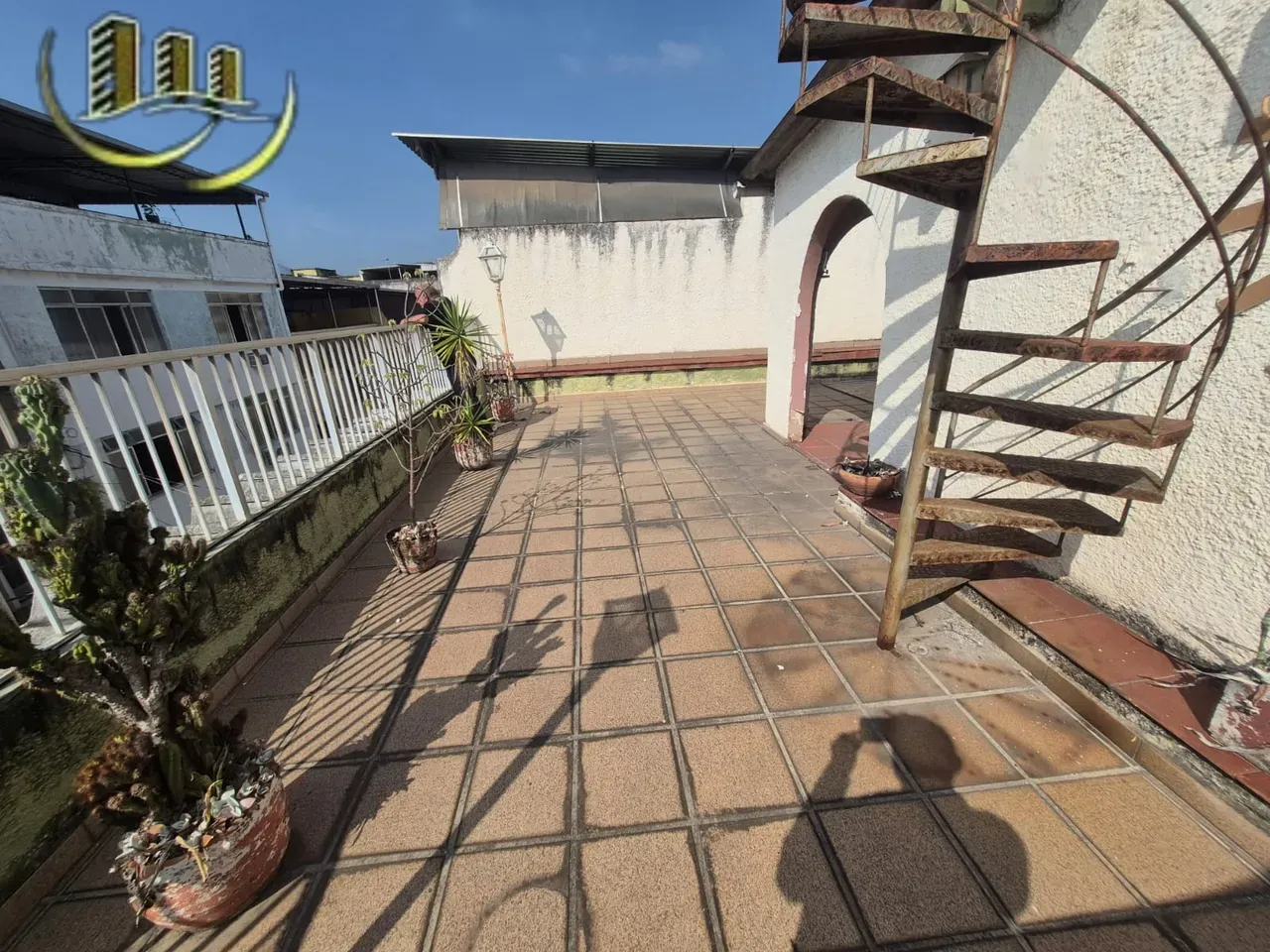 House with 3 bedrooms and 3 bathrooms plus 2 parking spots — photo 32