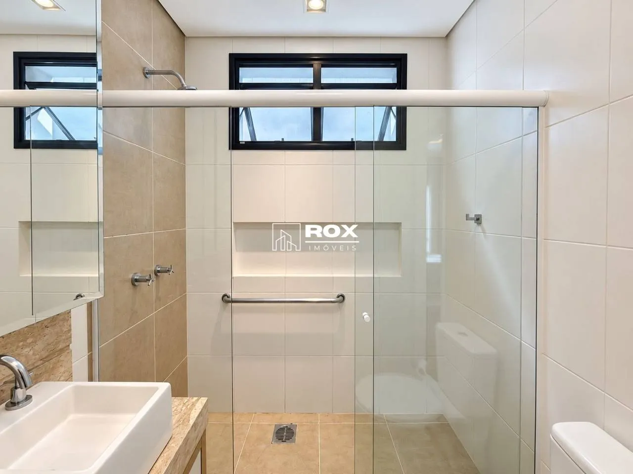 Floor-to-ceiling windows in a 3-bedroom apartment, 150 m² — photo 26