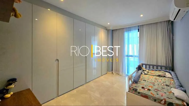 Furnished apartment with 4 bedrooms and 5 bathrooms — photo 19