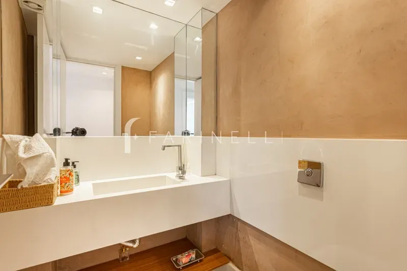 Furnished apartment with 4 bedrooms and 5 bathrooms — photo 14