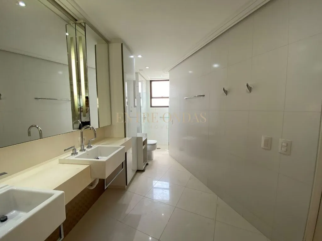 Вид на воду та 4 спальні: квартира 304 м² — photo 53